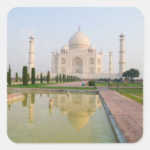 Den tysta fredliga Taj Mahal vid soluppgången en a Fyrkantigt Klistermärke