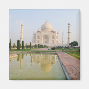 Den tysta fredliga Taj Mahal vid soluppgången en a Magnet