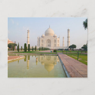 Den tysta fredliga Taj Mahal vid soluppgången en a Vykort