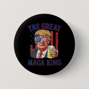 Den Underbara Roligten Maga Kung Trump är USA Flag Knapp