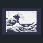Den Underbara vågen av Kanagawa (神 奈 川 沖 浪 裏) Poster<br><div class="desc">Den Underbara vågen av Kanagawa (神 奈 川 浪 裏) är ett träblocksavtryck av den japanske konstnären Katsushika Hokusai (葛 budauktion). Besök min butik om du vill ha mer intressant design och fler valmöjligheter för färg => zazzle.com/iwheels*</div>
