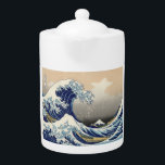 Den Underbara vågen av Kanagawa Hokusai<br><div class="desc">Den Underbara vågen av Kanagawa av Hokusai. Ett vackert mästerverk av Underbar våg,  en av de mest berömd bra konsritningar av sig hela tiden. Finns på många högkvalitativa presentidéer och konstnärliga kläder.</div>