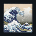 Den Underbara vågen av Kanagawa Magnet<br><div class="desc">Vintage Japansk konst Den Underbara vågen av Kanagawa eller vågen ...  bedövande konstverk i ukiyo-e stil av en underbar mästare Katsushika Hokusai ...  vintage konst på moderna dagsprodukter från Zazilicious</div>
