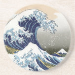 Den Underbara vågen av Kanagawa Underlägg<br><div class="desc">Vintage Japansk konst Den Underbara vågen av Kanagawa eller vågen ...  bedövande konstverk i ukiyo-e stil av en underbar mästare Katsushika Hokusai ...  vintage konst på moderna dagsprodukter från Zazilicious</div>