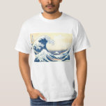 Den Underbarare vågen av Kanagawa T Shirt<br><div class="desc">Kanawagas Underbarare våg, även kallad den Underbarare vågen, är ett av de mest berömd exemplen på japansk konst i världen. bild Den Underbarare vågen är den japanska konstnären Hokusai Katsushika, en av de underbarare japanska tryckerierna, målare och åskådare till bok, som är den mest kända konstnären. Den Underbarare vågen skapades...</div>