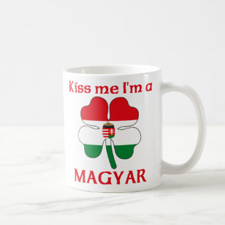 Den ungerska personligen kysser mig kaffemugg