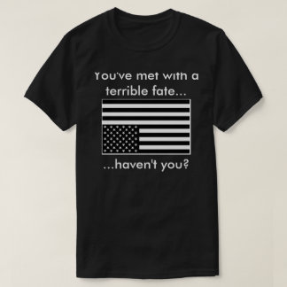 Den uppochnervända US-flagga med Majoras maskerar T-shirt