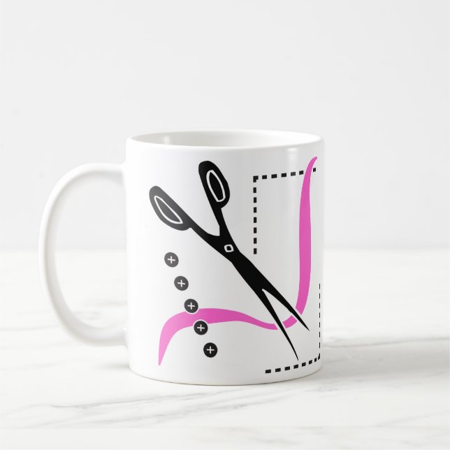 Den upptagna saxen, tråd och knäppas sömnadtema kaffemugg (Vänster)
