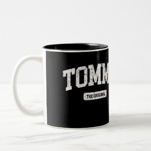 Den ursprungliga Tommy gav Namn Pride födelsedag Två-Tonad Mugg