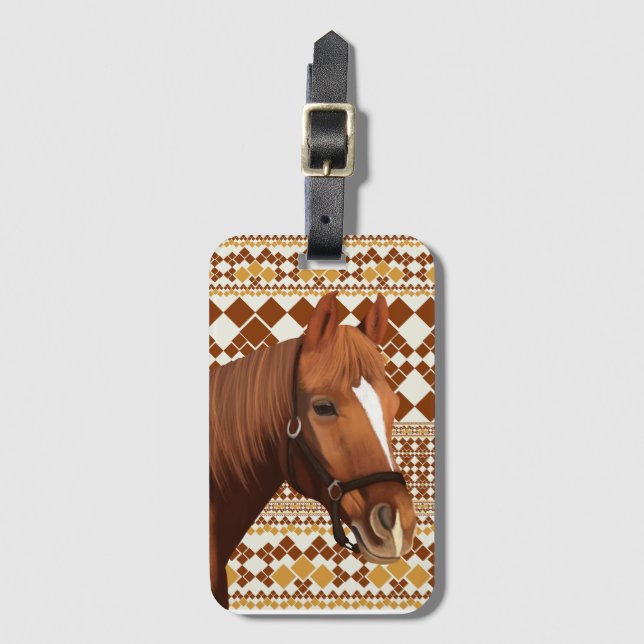 Den vackra bruna hästen på Earthy Geometric Mönste Bagagebricka (Framsida vertikal)