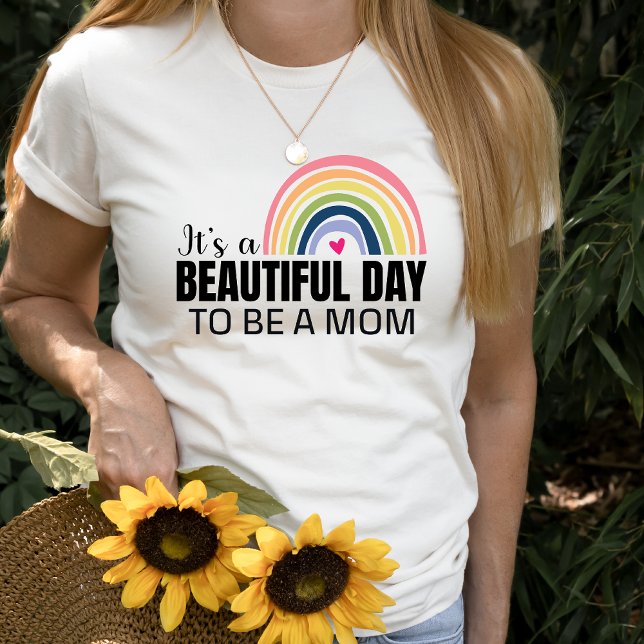Den vackra dagen Mamma Rainbow T Shirt (Skapare uppladdad)