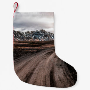 Den vackra Landmanalaugar-grusvägen på h Liten Julstrumpa