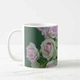 Den vackra ljusa rosa trädgården ro kaffemugg