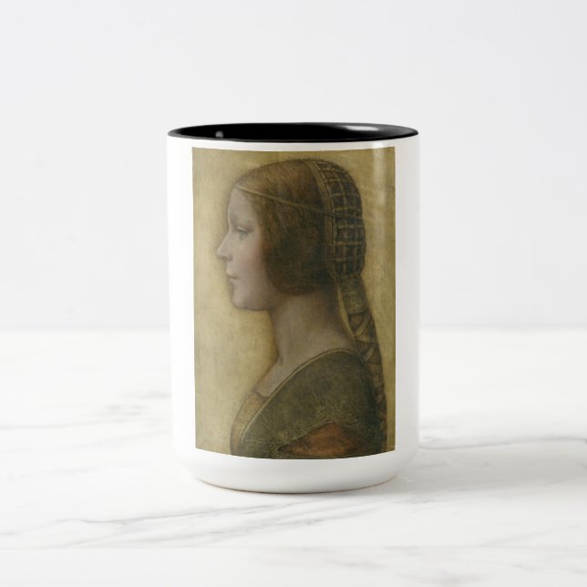 Den vackra prinsessan (av Leonardo da Vinci) Två-Tonad Mugg (Center)