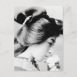Den vackra Vintagen Geisha Smelling a Flower Japan Vykort