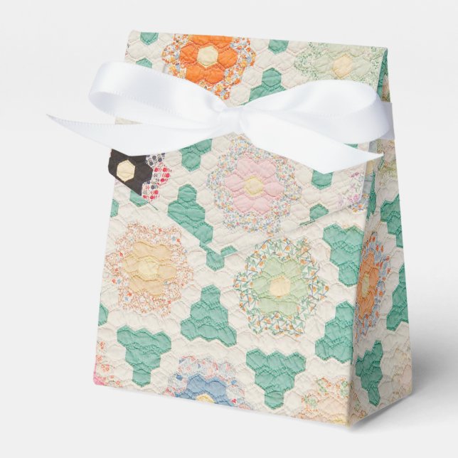 Den vadderade fauxgåvan boxas presentaskar (Framsidan Sidan)