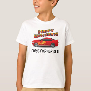 Den varma röda tävlingbilen med flammar pojke tee shirt