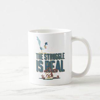 Den verkliga kampen ROAD RUNNER™ & Wile E. Coyote Kaffemugg