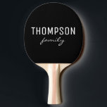 Den vita Anpassningsbarna Family Namn Black Pingisracket<br><div class="desc">Höj ditt spelrum med vår Family Namn Black White Anpassningsbar Ping Pong Paddle. Med den här unika och personlig-paddeln kan du lägga till en personlig beröring till pingpongutrustningen. Anpassa paddeln med din familj namn med modern och snyggt typografi i klassisk svart och vitt färg. Det är ett underbart sätt att...</div>