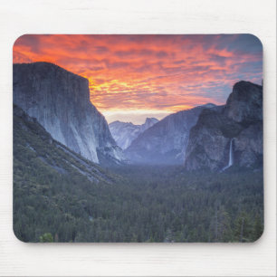 Den Yosemite tunnelen beskådar Musmatta