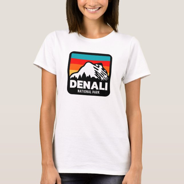 Denali National Park Retro Hiking Camping Gift T Shirt (Framsida)