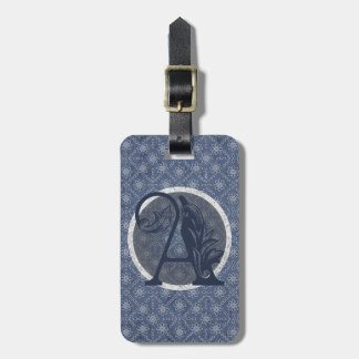 Denim Blue Decorative Monogram Luggage Tag (alla) Bagagebricka