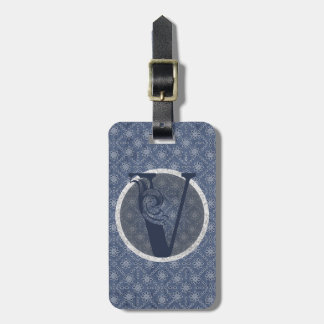 Denim Blue Decorative Monogram "V" Bagagetag Bagagebricka