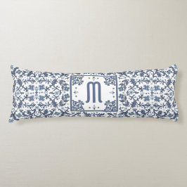 Denim Blue Ornate Monogram Kroppskudde