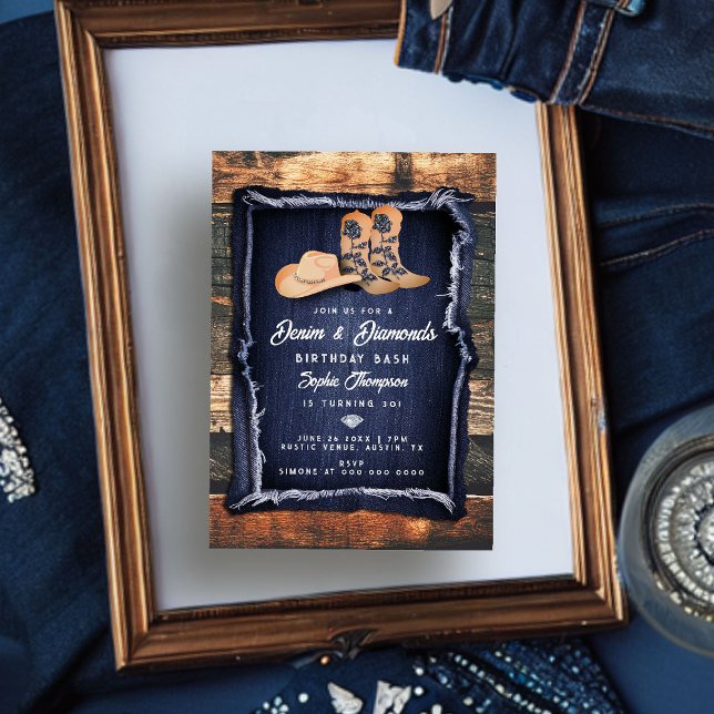 Denim Diamonds Cowgirl Chic Rustic Födelsedagsfest Inbjudningar (denim diamonds birthday party invitation rustic wood blue white cowgirl chic boots hat bling classy)