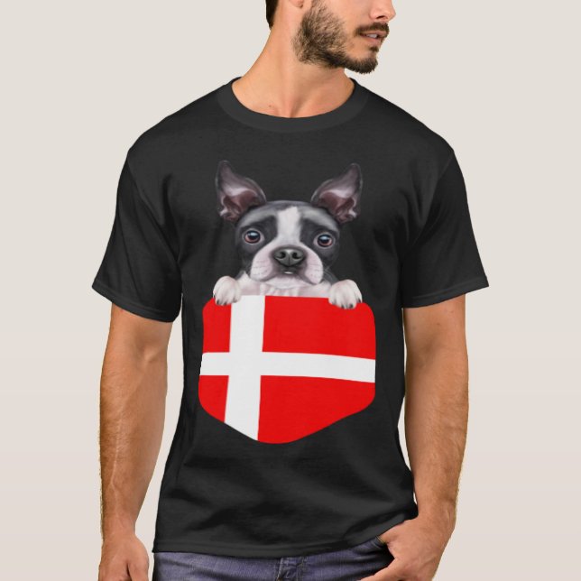 Denmark Flag Boston Terrier Dog In Pocket T Shirt (Framsida)