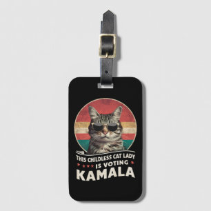 Denna barnlösa kattdam röstar Kamala Bagagebricka