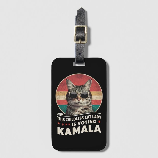 Denna barnlösa kattdam röstar Kamala Bagagebricka (Framsida vertikal)