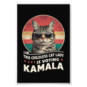 Denna barnlösa kattdam röstar Kamala Fototryck