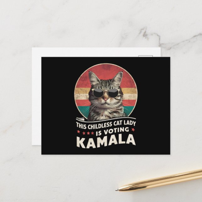 Denna barnlösa kattdamen röstar Kamala Vykort (Fram/Back In Situ)