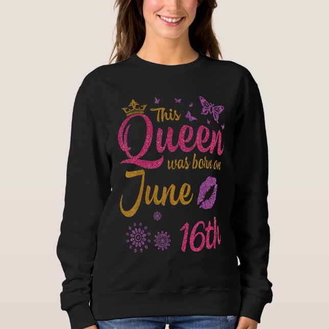 Denna drottning föddes den 16 juni Grattis på föde T Shirt (Framsida)