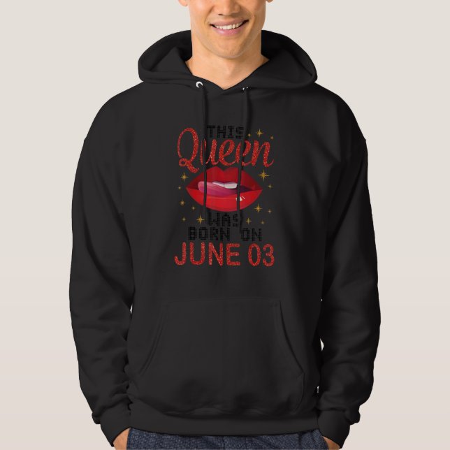Denna drottning föddes den 30 juni Grattis på föde Hoodie (Framsida)
