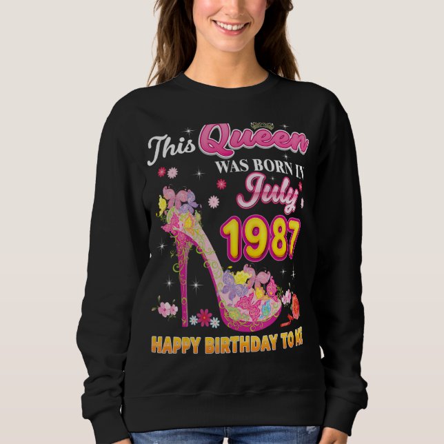 Denna drottning föddes i juli 1987 Grattis på föde T Shirt (Framsida)