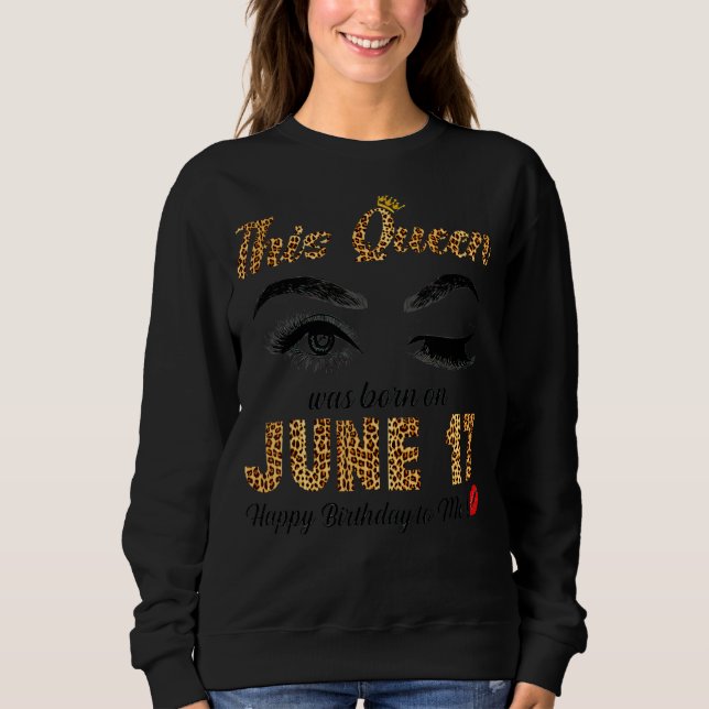 Denna drottning föddes i juni 17 Grattis på födels T Shirt (Framsida)