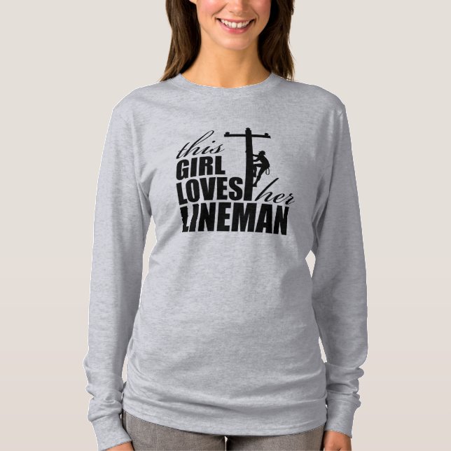 Denna flicka älskar henne linjearbetarekvinna tee shirt (Framsida)