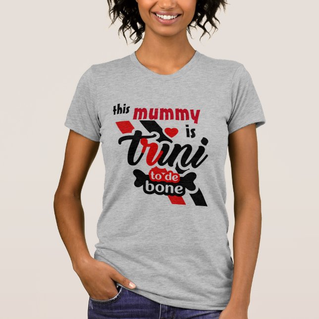 Denna mamma är Trini till benet T-shirt (Framsida)
