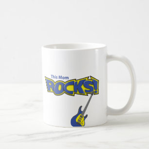 Denna mamma vaggar kaffemugg