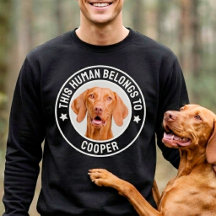 Denna människa tillhör hund Anpassad husdjursfoto
