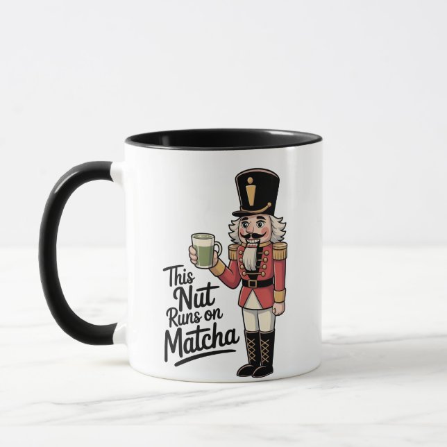 Denna nöt kör på Matcha julnötknäppare Mugg (Vänster)