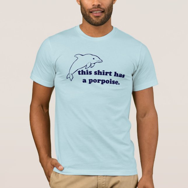 Denna skjorta har en porpoise. tee (Framsida)