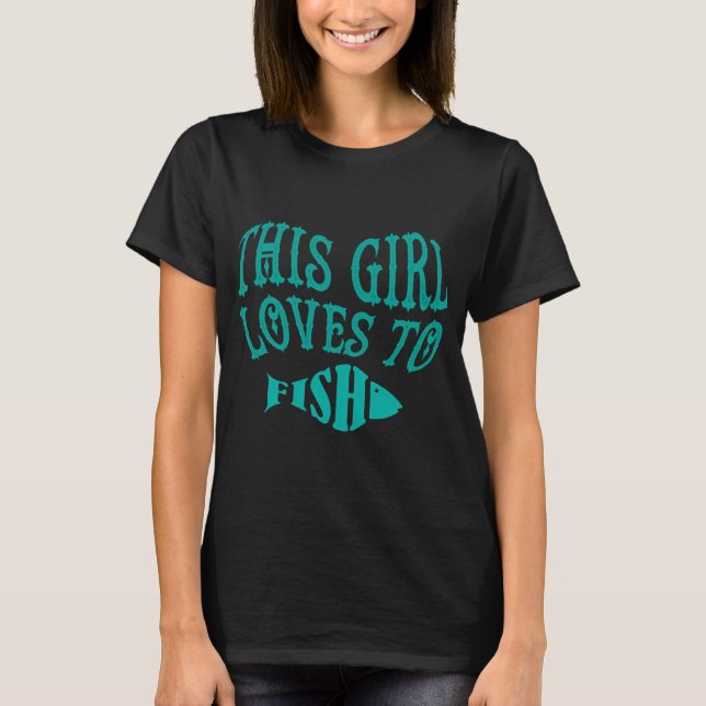 DENNA TJEJ ÄLSKAR ATT FISKA T SHIRT (Framsida)