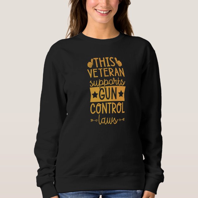 Denna veteran stöder lagar om skjutvapenreglering  t shirt (Framsida)