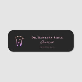 Dentalestesisk tandläkare med minimal svart Rosa Namnbricka