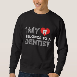 Dentalhygienist Gift- Mina Kärlek-Tillhör till en  Lång Ärmad Tröja