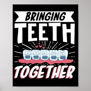 Dentaltandodontiska dentister som för samman tände poster