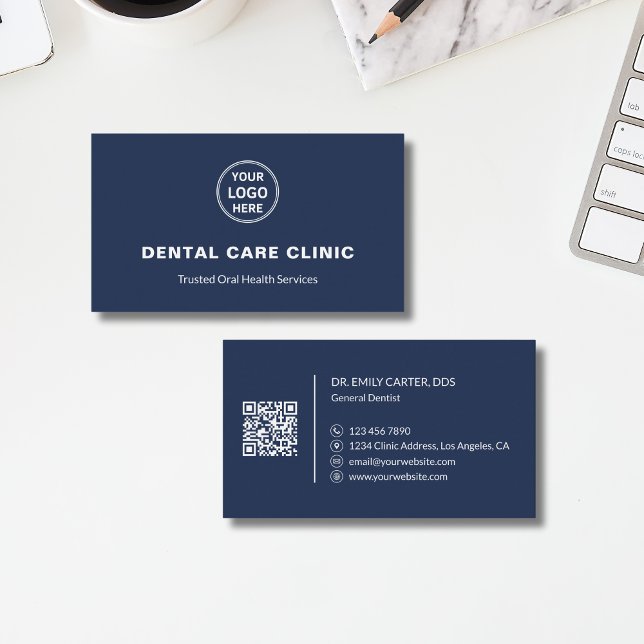 Dentist Dental Clinic Custom Logo QR Navy Blue Visitkort (Dentist Dental Clinic Custom Logo QR Navy Blue Business Card)
